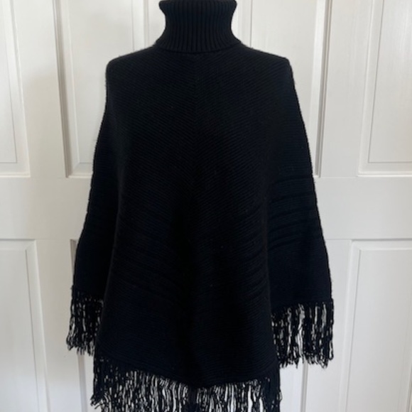 Banana Republic Black Merino Wool Turtle Neck Fringe Poncho Sweater Top XS/S - Picture 3 of 6